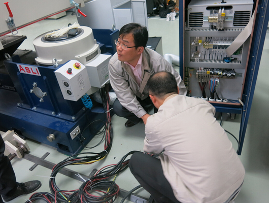 Vibração Shaker Testing Machine da eletrodinâmica para o teste de choque e de vibração