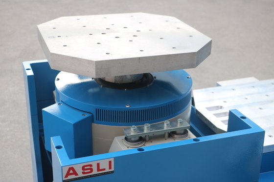 Simulação Shaker Systems eletrodinâmico do transporte para o laboratório com dispositivo de isolamento de choque