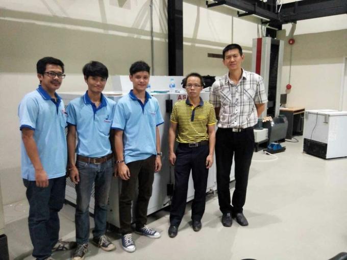 Caminhada na câmara ambiental do teste da umidade da temperatura 9